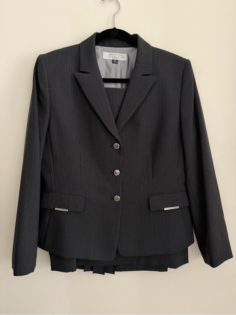 TAHARI 2 Piece Pin Stripe Blazer/Skirt Set - Women's Size 12P - NEW - Black/Gray